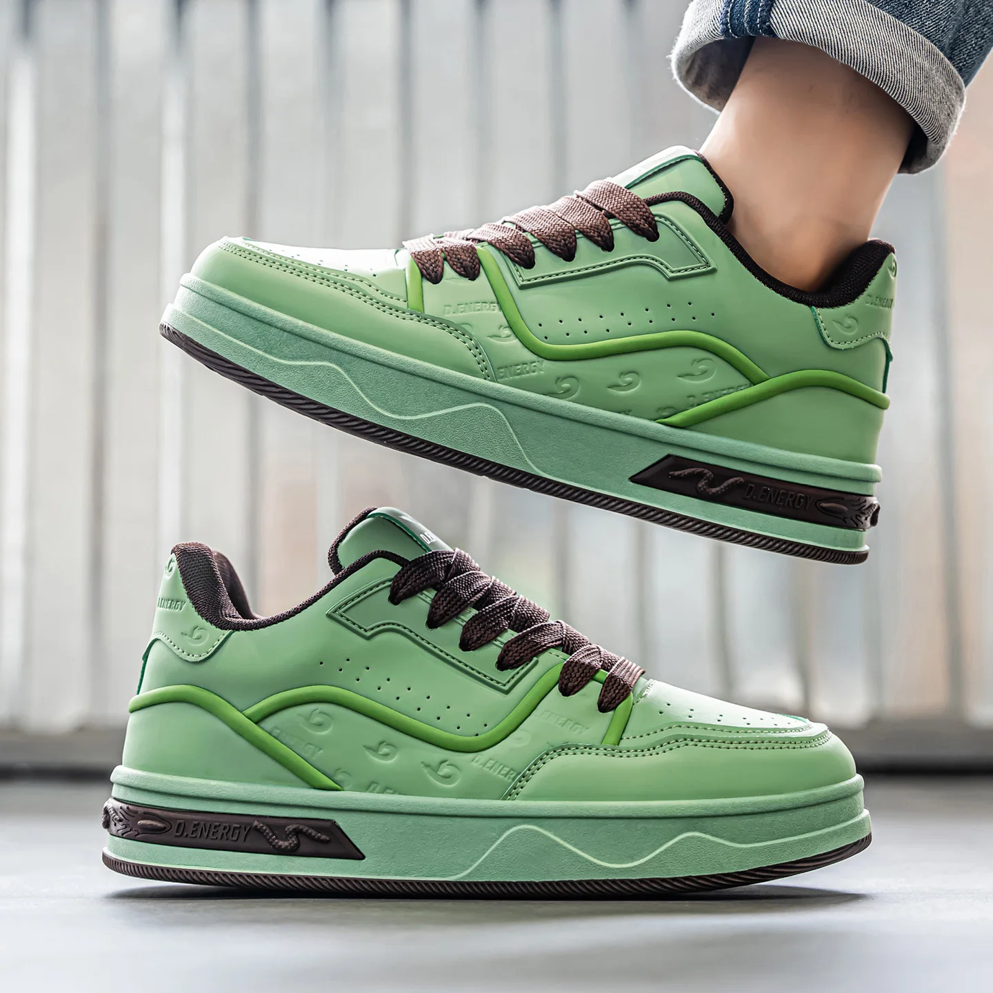 Мужская обувь для доски. Модная универсальная повседневная обувь с противоскользящими и износостойкими свойствами. Подходит для занятий спортом и повседневной носки.
Мужская обувь для доски. Модная универсальная повседневная обувь с противоскользящими и износостойкими свойствами. Подходит для занятий спортом и повседневной носки.