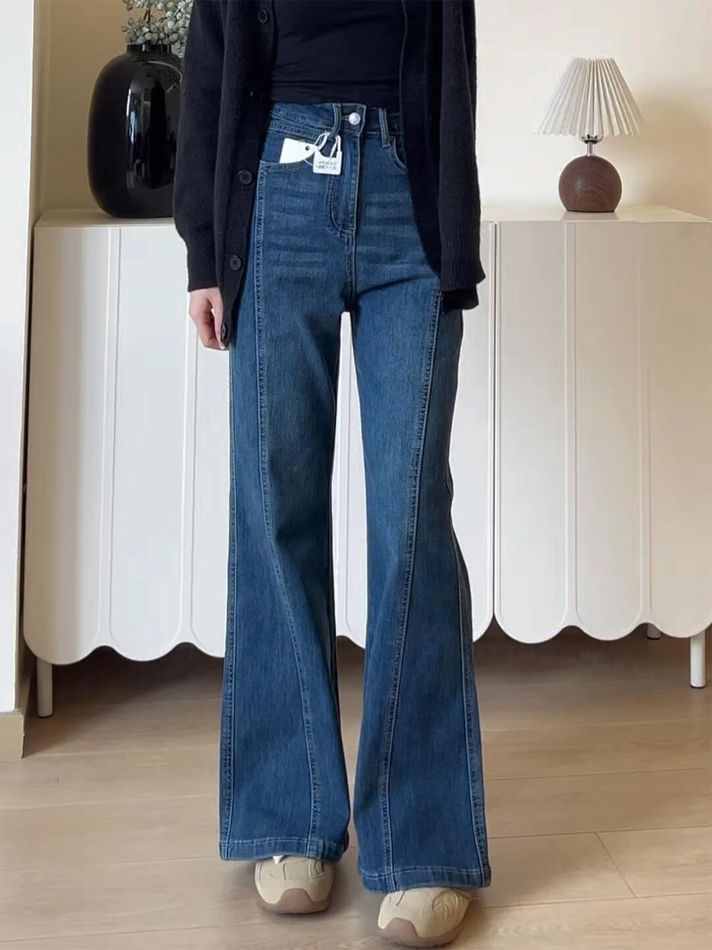 Джинсы свободного покроя с высокой талией, прямые джинсы, женские широкие расклешенные брюки больших размеров, утягивающие тело, джинсы в стиле ретро
Джинсы свободного покроя с высокой талией, прямые джинсы, женские широкие расклешенные брюки больших размеров, утягивающие тело, джинсы в стиле ретро