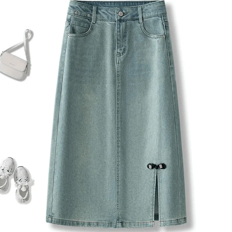 Новая женская джинсовая юбка миди с высокой талией и разрезом, в китайском стиле, А-силуэт, стройнящая, летняя коллекция 2024, с дизайнерскими карманами, джинсовая ткань.
Новая женская джинсовая юбка миди с высокой талией и разрезом, в китайском стиле, А-силуэт, стройнящая, летняя коллекция 2024, с дизайнерскими карманами, джинсовая ткань.