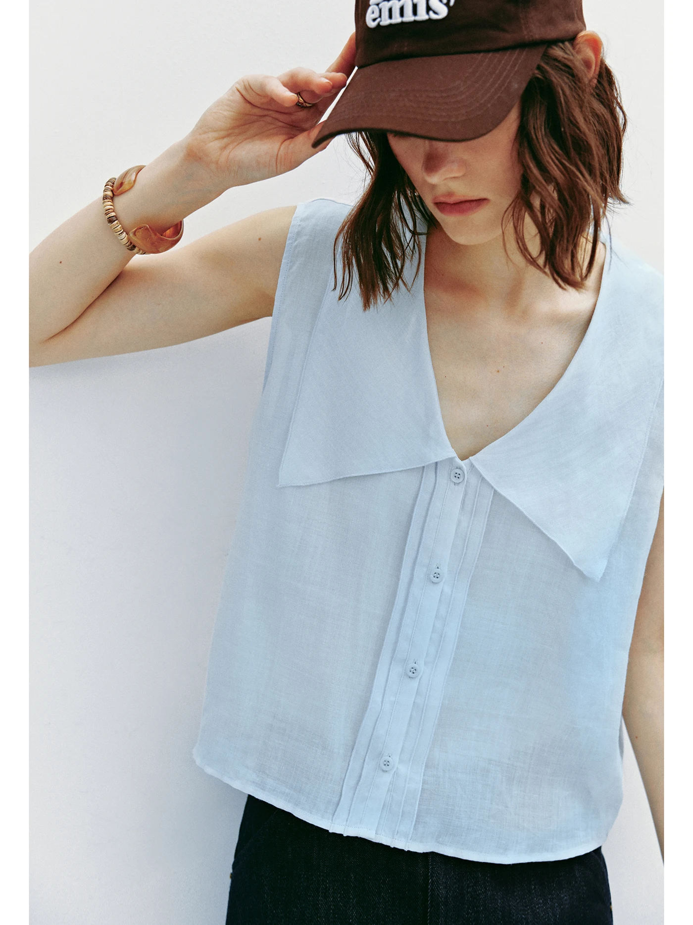 White Water Shirt Vest Women's Sleeveless Patchwork Collar Blouse Top Layering Style Linen Material Summer Thin UV Protection
White Water Shirt Vest Women's Sleeveless Patchwork Collar Blouse Top Layering Style Linen Material Summer Thin UV Protection