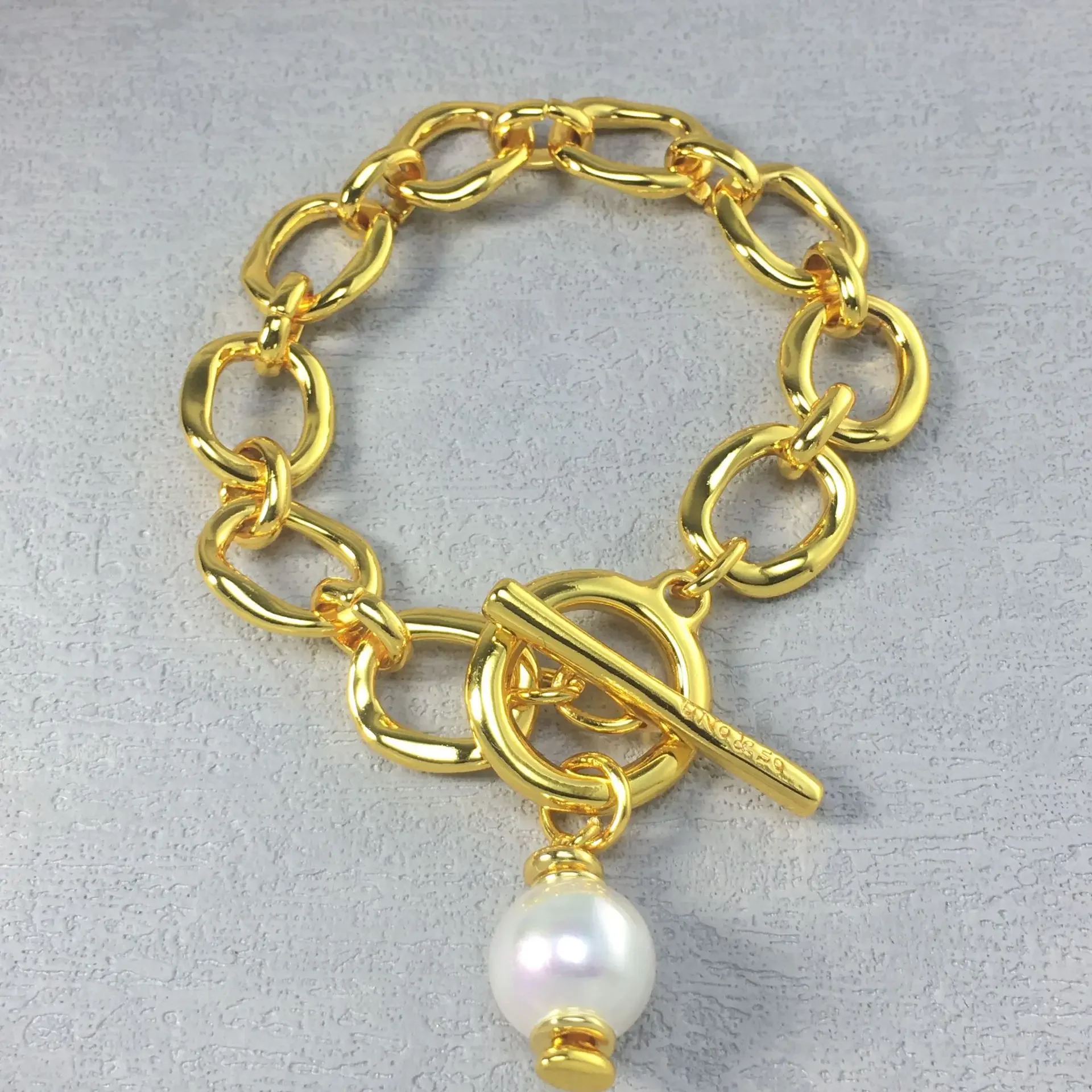2024 UNOde50 new popular high quality luxury women's bracelet romantic jewelry gift bag
2024 UNOde50 new popular high quality luxury women's bracelet romantic jewelry gift bag