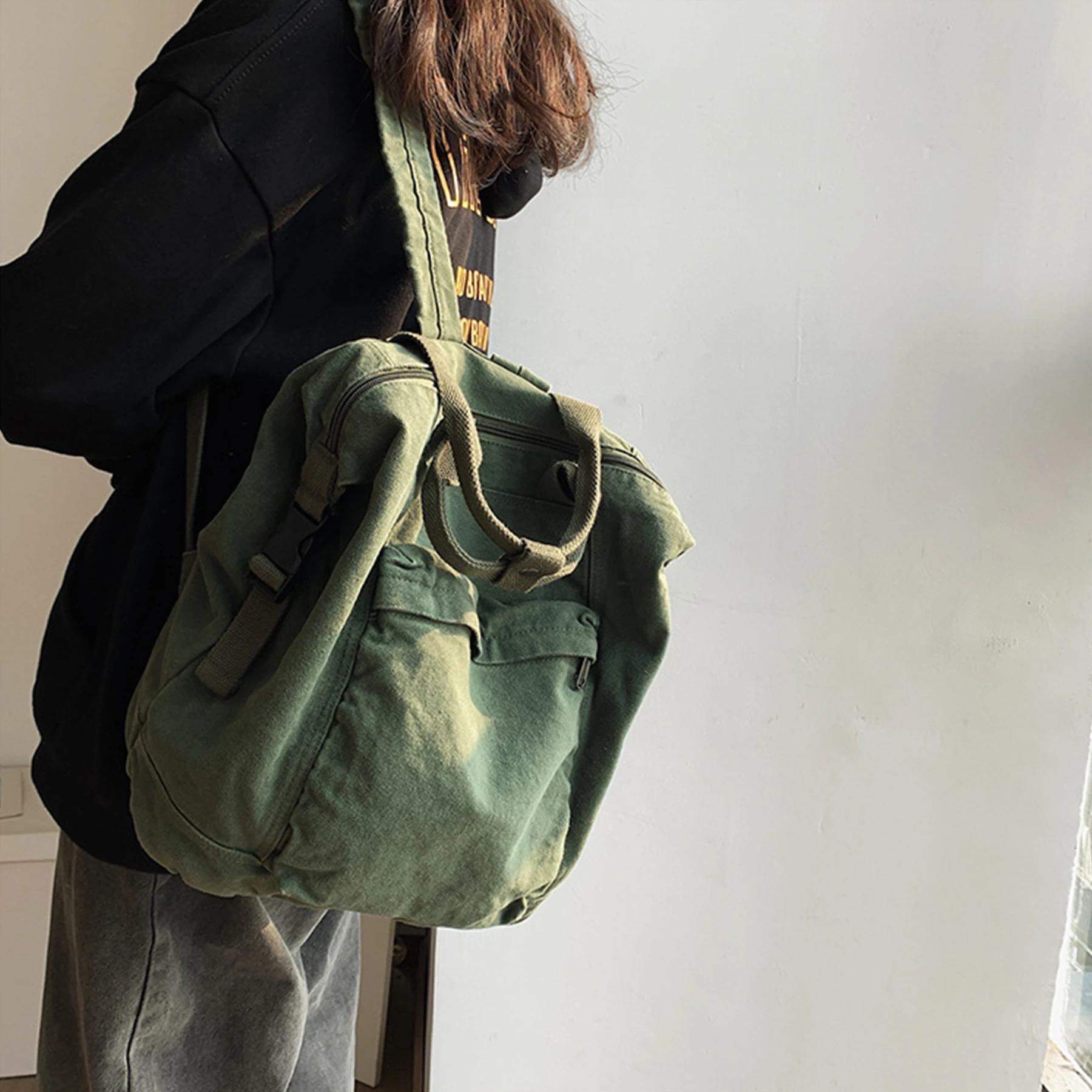 large capacity travel canvas backpack ,large capacity handbag,travel bag,canvas bag, daily bag
large capacity travel canvas backpack ,large capacity handbag,travel bag,canvas bag, daily bag