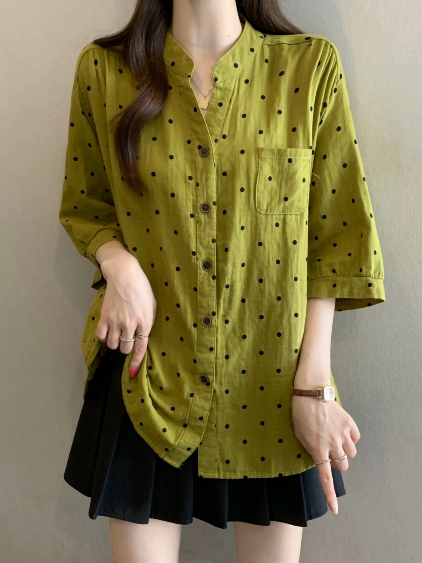 Polka Dot V-Neck Short Sleeve Base Shirt Women Summer 2026 plus Size Slimming Stylish Half Sleeve Top Korean Style Commute Wind
Polka Dot V-Neck Short Sleeve Base Shirt Women Summer 2026 plus Size Slimming Stylish Half Sleeve Top Korean Style Commute Wind
