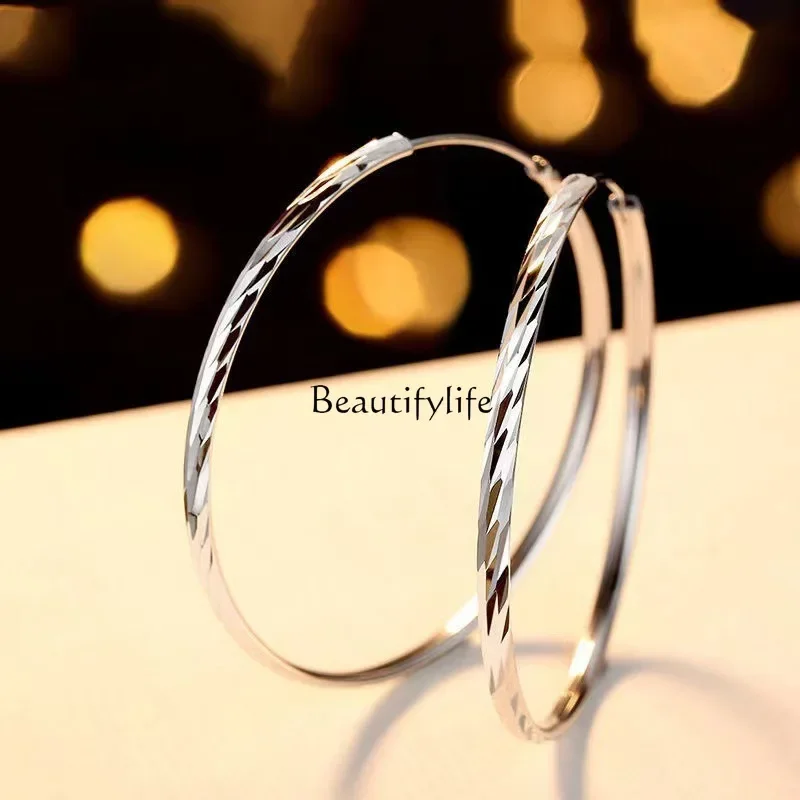 Sterling silver S925 women's large earrings temperament fashionable simple sexy Korean version earrings
Sterling silver S925 women's large earrings temperament fashionable simple sexy Korean version earrings