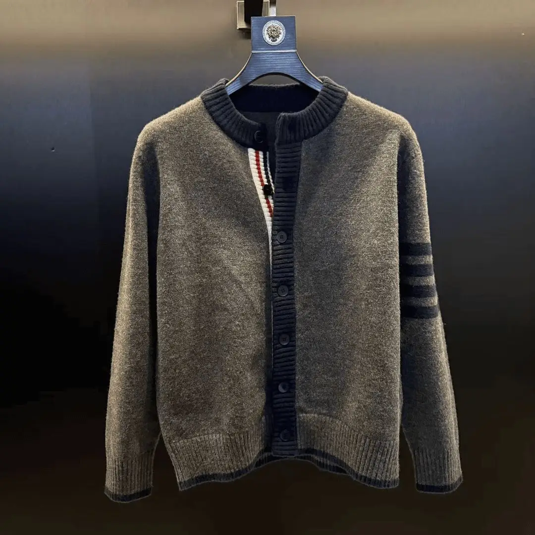 Men's round Ne Knitted Cardigan Sweater Casual Versatile Warm Base Layer irt Jaet Trendy Autumn Winter New Arrival
Men's round Ne Knitted Cardigan Sweater Casual Versatile Warm Base Layer irt Jaet Trendy Autumn Winter New Arrival