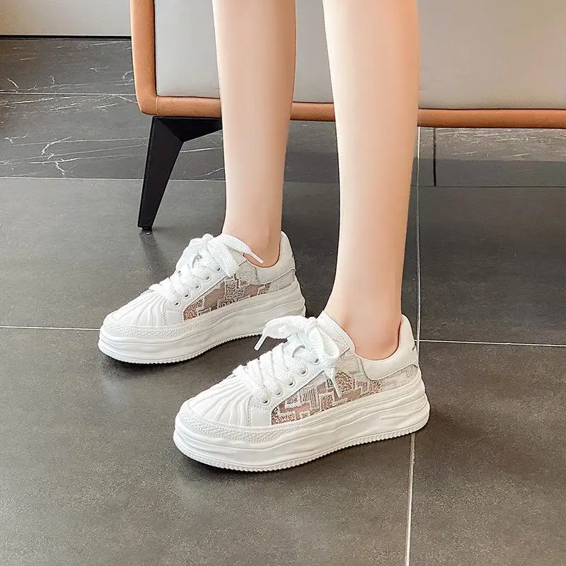 Casual Breathable Mesh Head Dissolving Shoes Thick Bottom Leisure Board Shoes Fashionable Women's Flat Knot up Lace Shoes
Casual Breathable Mesh Head Dissolving Shoes Thick Bottom Leisure Board Shoes Fashionable Women's Flat Knot up Lace Shoes
