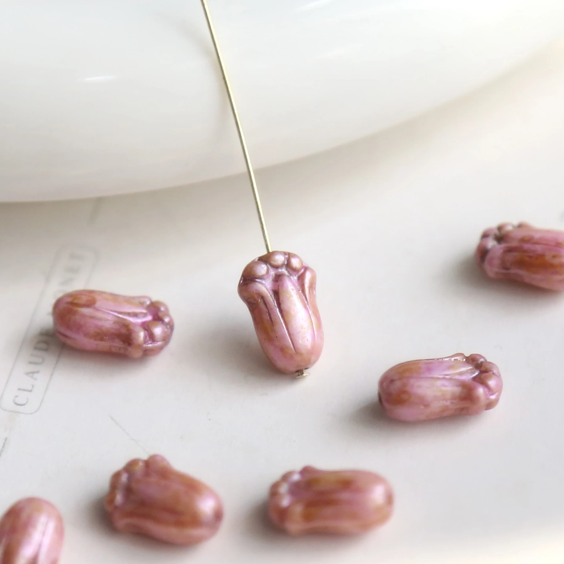 10 шт. 12 × 8 мм чешский жемчужно-розовый картина маслом ретро тюльпан стеклянные бусины DIY ручной работы материал из бисера
10 шт. 12 × 8 мм чешский жемчужно-розовый картина маслом ретро тюльпан стеклянные бусины DIY ручной работы материал из бисера