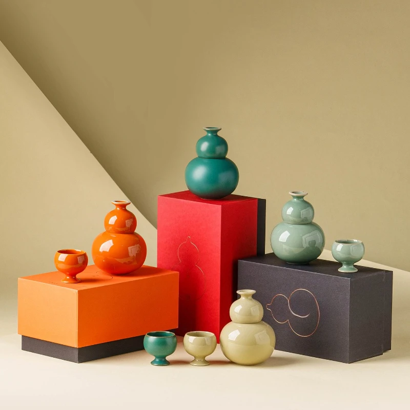 Drink set Chinese gourd wine glass wine jug Baijiu cup wine dispenser gift box Premium sense souvenir
Drink set Chinese gourd wine glass wine jug Baijiu cup wine dispenser gift box Premium sense souvenir