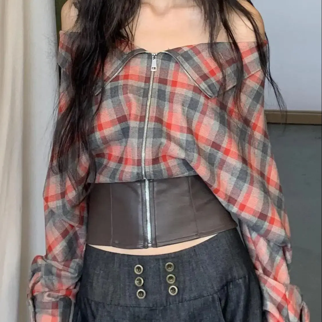 One-Shoulder Leather-Slim Design-Sensored Girl Plaid Neck Halter Slim T-Shirt Women Spring New Style Long-Sleeved Short Top
One-Shoulder Leather-Slim Design-Sensored Girl Plaid Neck Halter Slim T-Shirt Women Spring New Style Long-Sleeved Short Top