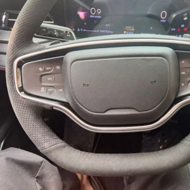 Изготовленный вручную черный автомобильный чехол на руль, противоскользящий замшевый кожаный чехол для Lincoln Corsair MKZ Nautilus MKC Z, автомобильный аксессуар
Изготовленный вручную черный автомобильный чехол на руль, противоскользящий замшевый кожаный чехол для Lincoln Corsair MKZ Nautilus MKC Z, автомобильный аксессуар
