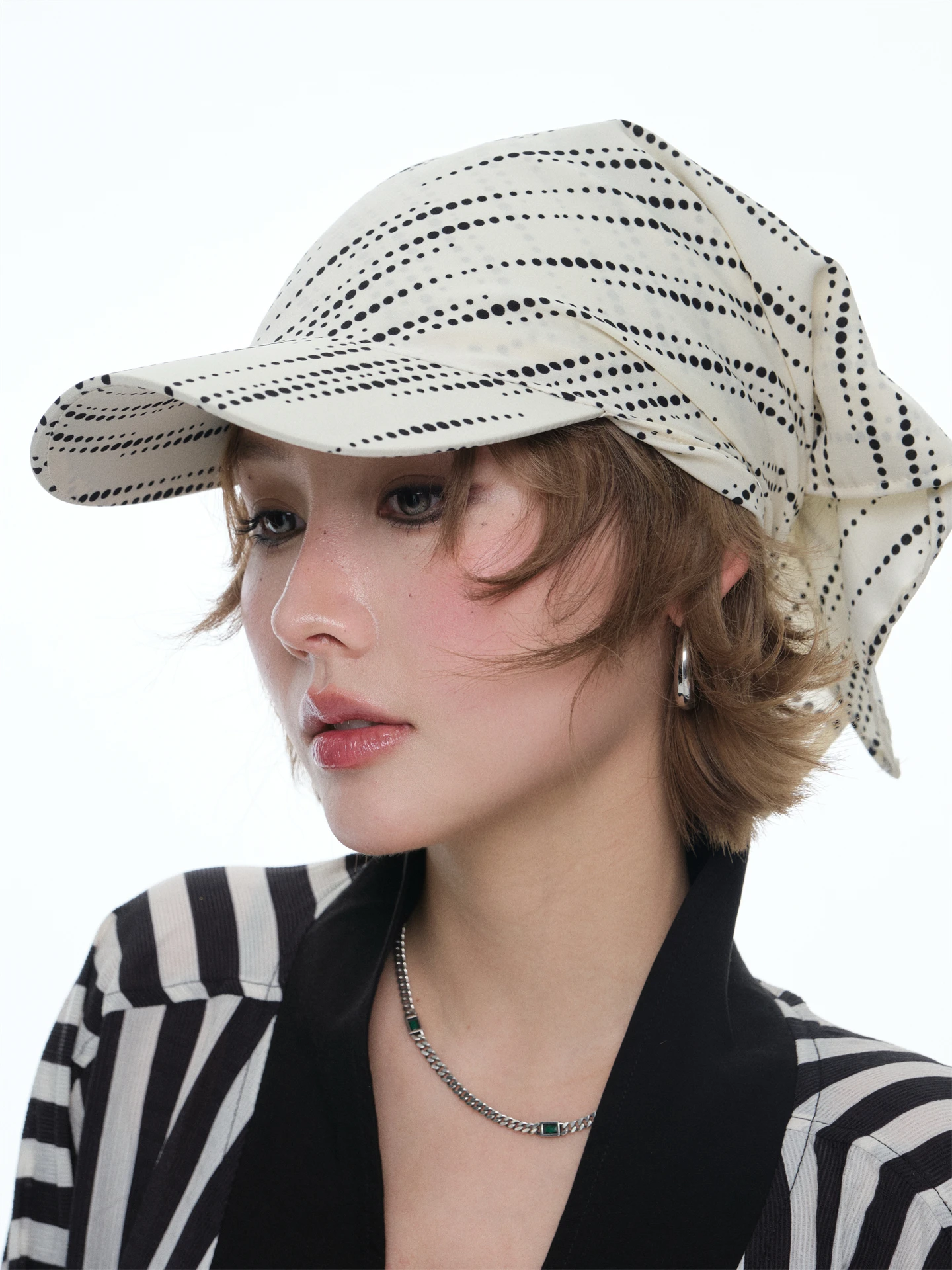 Dugong Early Summer Street Style Women's Hat Scarf Hat Bow Tie Baseball Cap Breathable Sun Protection Adjustable round Top
Dugong Early Summer Street Style Women's Hat Scarf Hat Bow Tie Baseball Cap Breathable Sun Protection Adjustable round Top