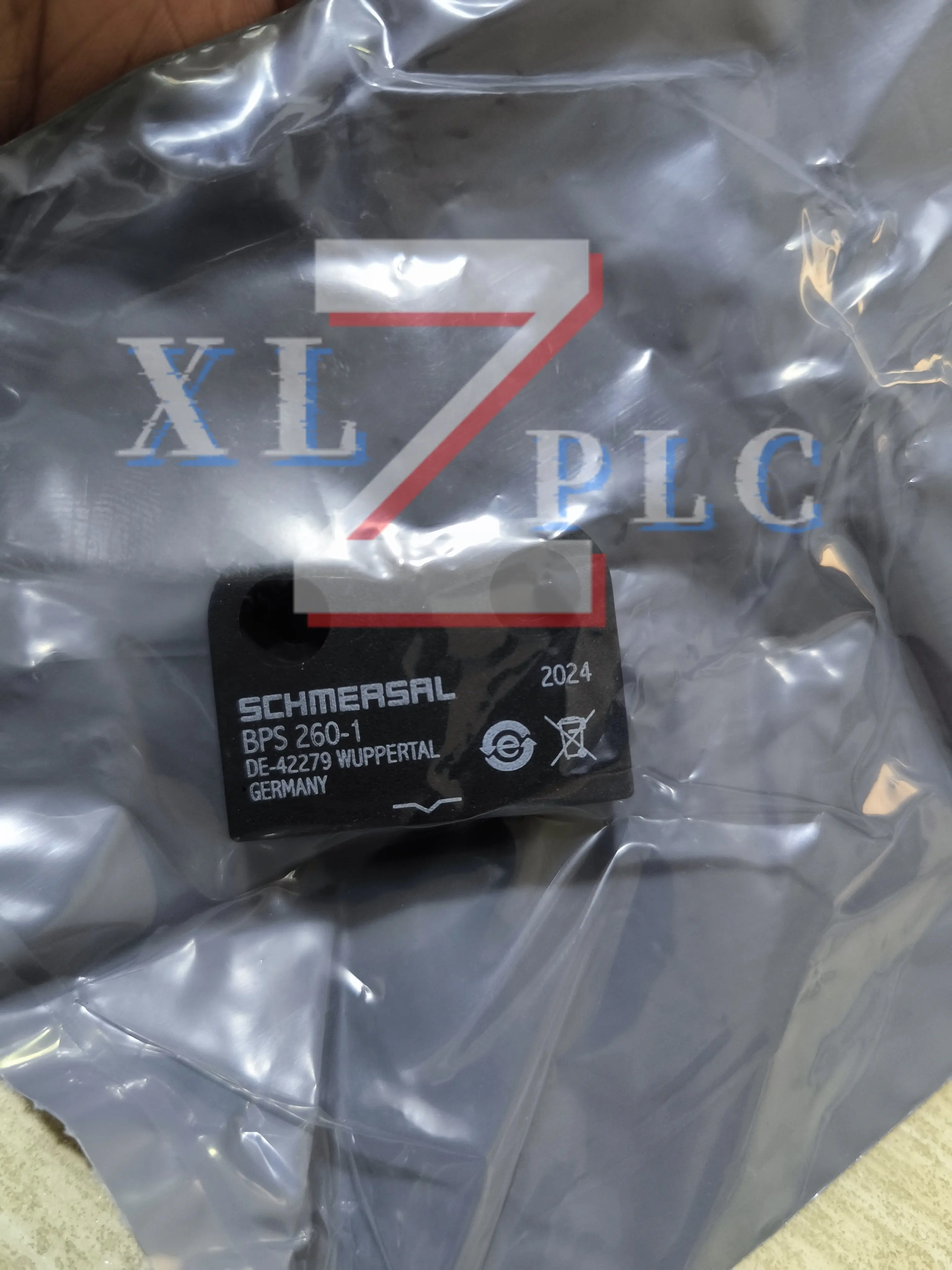 BPS 260-1 Magnetic Switch Brand New Original Spot
BPS 260-1 Magnetic Switch Brand New Original Spot