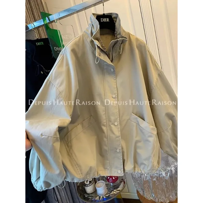 Женская черная свободная повседневная куртка большого размера с воротником-стойкой и длинными рукавами
Женская черная свободная повседневная куртка большого размера с воротником-стойкой и длинными рукавами