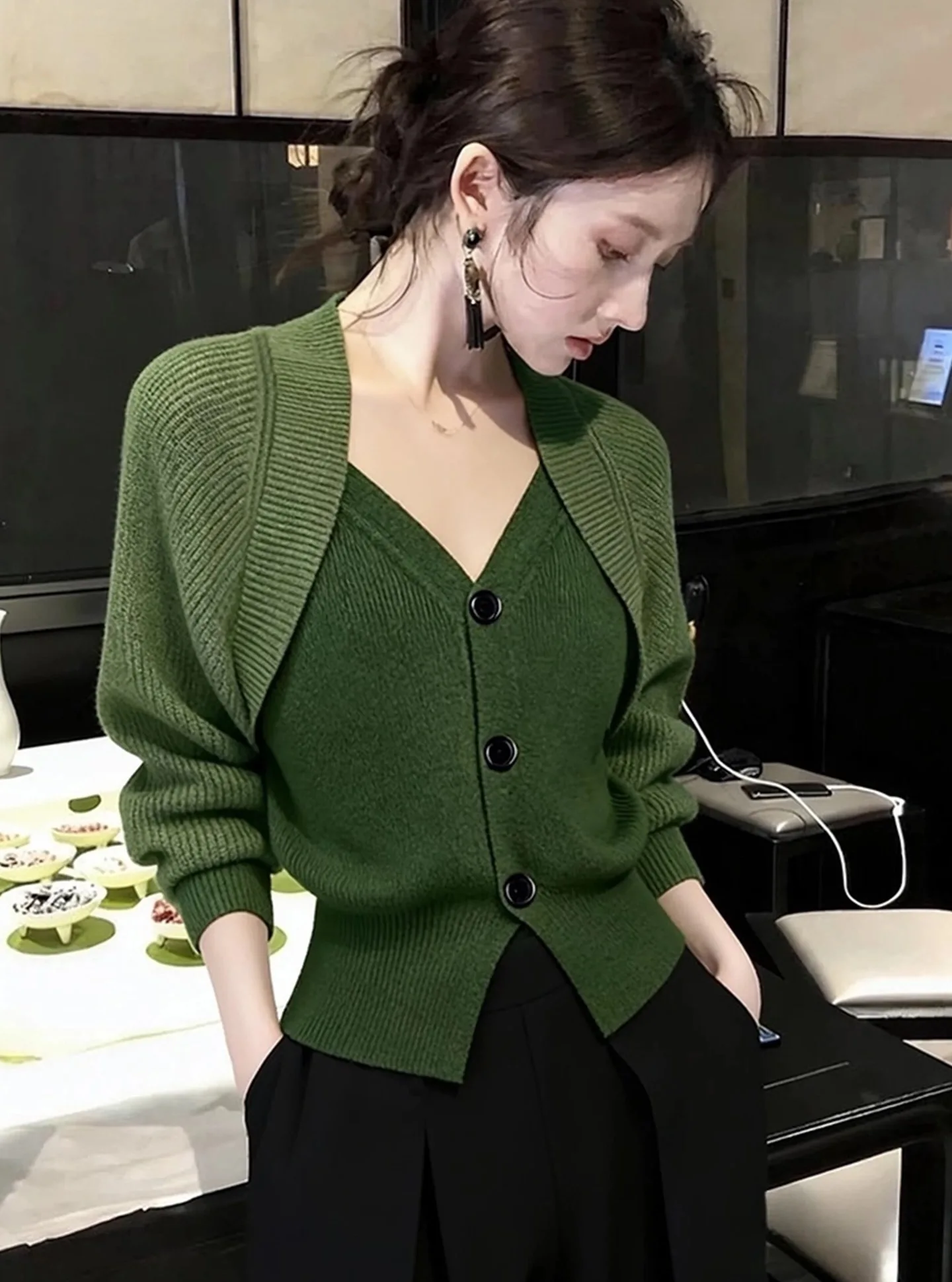 Уникальный трикотаж V-Ne, женский модный ранний весенний светлый матури Sle Long Sve, свободный цветной вязаный свитер
Уникальный трикотаж V-Ne, женский модный ранний весенний светлый матури Sle Long Sve, свободный цветной вязаный свитер