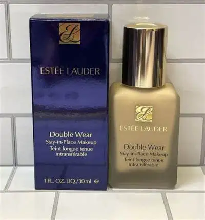 Estee Lauder Double Wear Stay-in-Place 24-Hour Long-Wear Matte Foundation Makeup #1W1 30ml
Estee Lauder Double Wear Stay-in-Place 24-Hour Long-Wear Matte Foundation Makeup #1W1 30ml