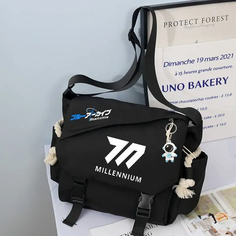 Blue Game Student Single oulder Bag Little Bird Crossing Rabbit Crossbody Bag Nylon Material Zipper Closure Bapa
Blue Game Student Single oulder Bag Little Bird Crossing Rabbit Crossbody Bag Nylon Material Zipper Closure Bapa