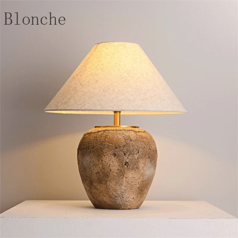 Wabi Style Table Lamp Creative Fabric American Country Retro Homestay Vintage Tea Room Japanese Bedroom Ceramic Bedside Lighting
Wabi Style Table Lamp Creative Fabric American Country Retro Homestay Vintage Tea Room Japanese Bedroom Ceramic Bedside Lighting
