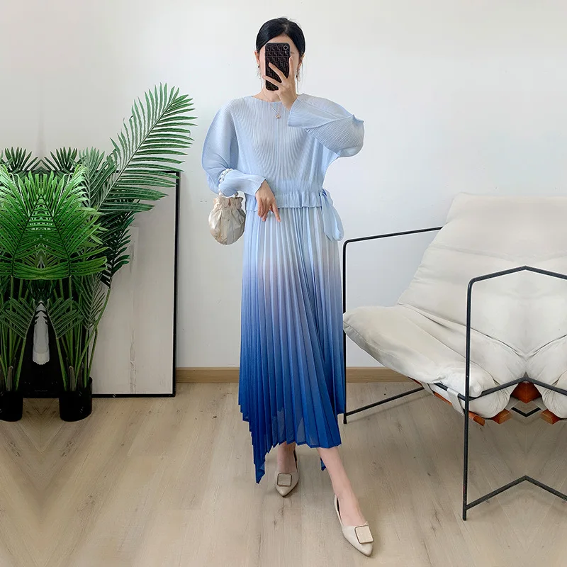 Pleated Bottoming Skirt 2023 Spring Fade Color Long Skirt Temperament Design Sense Niche A-line Skirt
Pleated Bottoming Skirt 2023 Spring Fade Color Long Skirt Temperament Design Sense Niche A-line Skirt