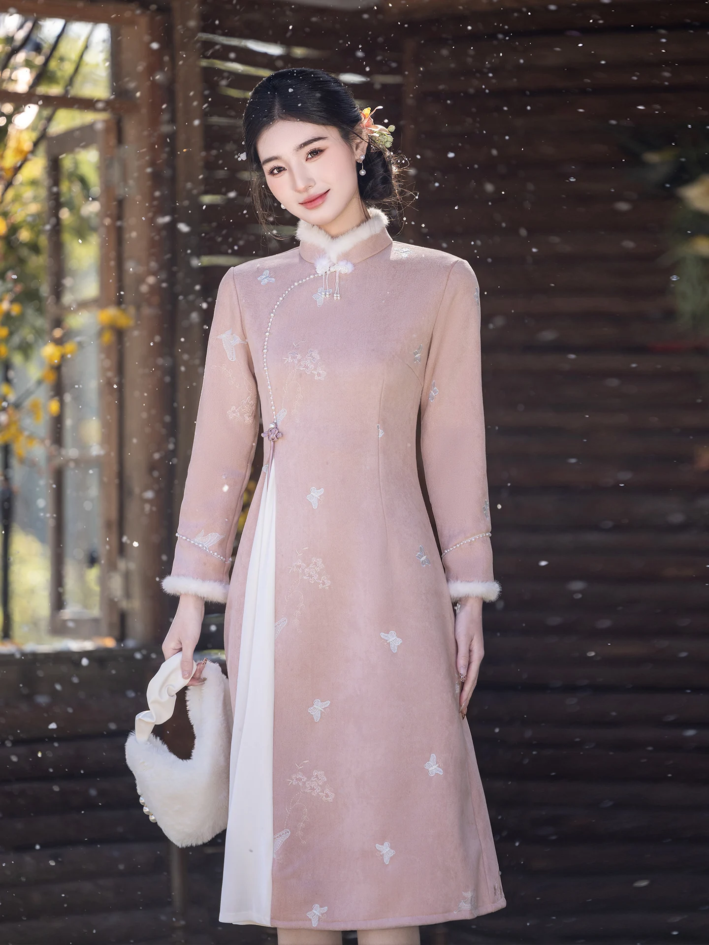 Новое китайское зимнее модное женское платье-ципао с длинными рукавами, вышивкой и утеплением, улучшенная версия для коррекции фигуры, маленький размер
Новое китайское зимнее модное женское платье-ципао с длинными рукавами, вышивкой и утеплением, улучшенная версия для коррекции фигуры, маленький размер