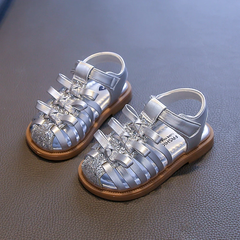 Kids Roman Sandals for Girls 2025 Summer Non-slip Sole Toddler Beach Vacation Shoes with Cute Bowtie Princess Party Daily Wear
Kids Roman Sandals for Girls 2025 Summer Non-slip Sole Toddler Beach Vacation Shoes with Cute Bowtie Princess Party Daily Wear