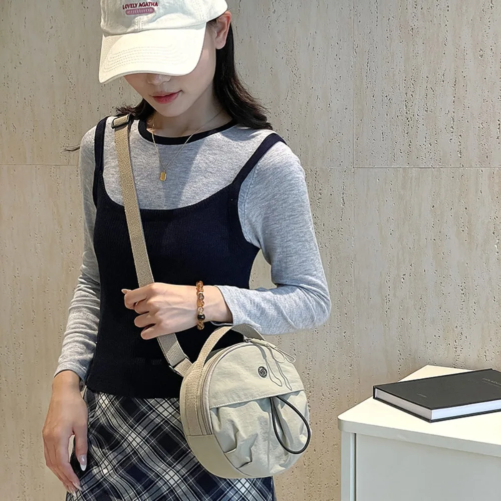Nylon Mobile Phone Storage Bag Large Capacity Korean Style Mini Crossbody Bag Solid Color Purse Single Shoulder Bag Shopping
Nylon Mobile Phone Storage Bag Large Capacity Korean Style Mini Crossbody Bag Solid Color Purse Single Shoulder Bag Shopping