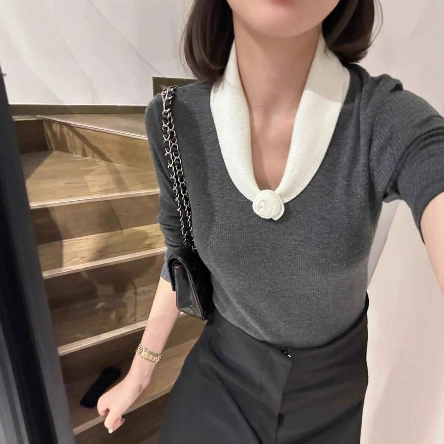 Long Sleeve Knitted Sweater Color Block Base Layer Woolen Top Casual Style Korean Fashion Autumn Women's Cashmere V-neck
Long Sleeve Knitted Sweater Color Block Base Layer Woolen Top Casual Style Korean Fashion Autumn Women's Cashmere V-neck