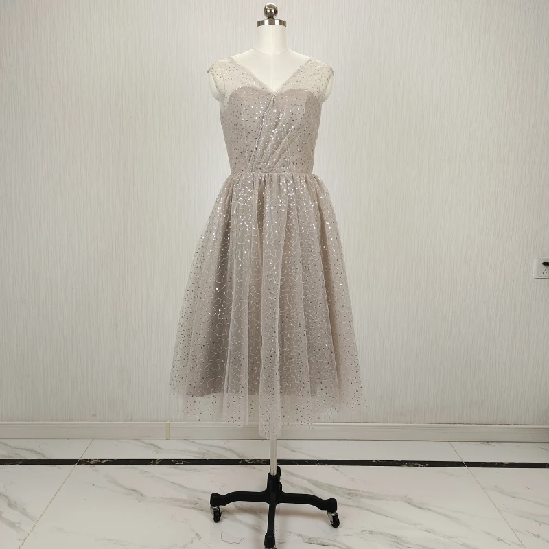 Customized Prom Dress Khaki Tulle V-Neck Sequined Sleeveless A-Line Tea-Length Plus Size Vestidos De Gala Woman Party Gown LF225
Customized Prom Dress Khaki Tulle V-Neck Sequined Sleeveless A-Line Tea-Length Plus Size Vestidos De Gala Woman Party Gown LF225
