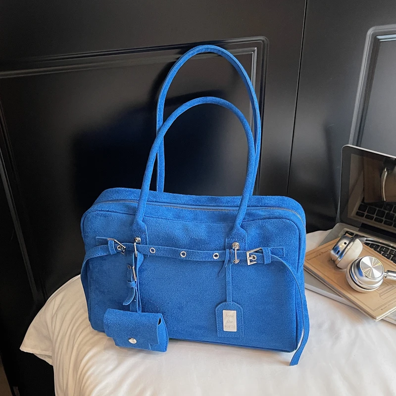 Klein Blue Female Bag Vintage Suede Leather Handbag Large Capacity Bowling Bag 2025 New Korean Style Underarm Shoulder Tote Big
Klein Blue Female Bag Vintage Suede Leather Handbag Large Capacity Bowling Bag 2025 New Korean Style Underarm Shoulder Tote Big