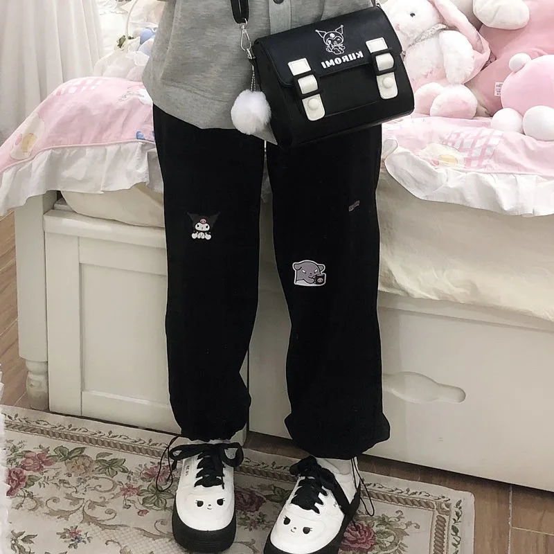 Брюки Kuromi Miniso женские с сердечками, свободные универсальные прямые обтягивающие брюки, Милые Удобные повседневные штаны на осень и зиму
Брюки Kuromi Miniso женские с сердечками, свободные универсальные прямые обтягивающие брюки, Милые Удобные повседневные штаны на осень и зиму