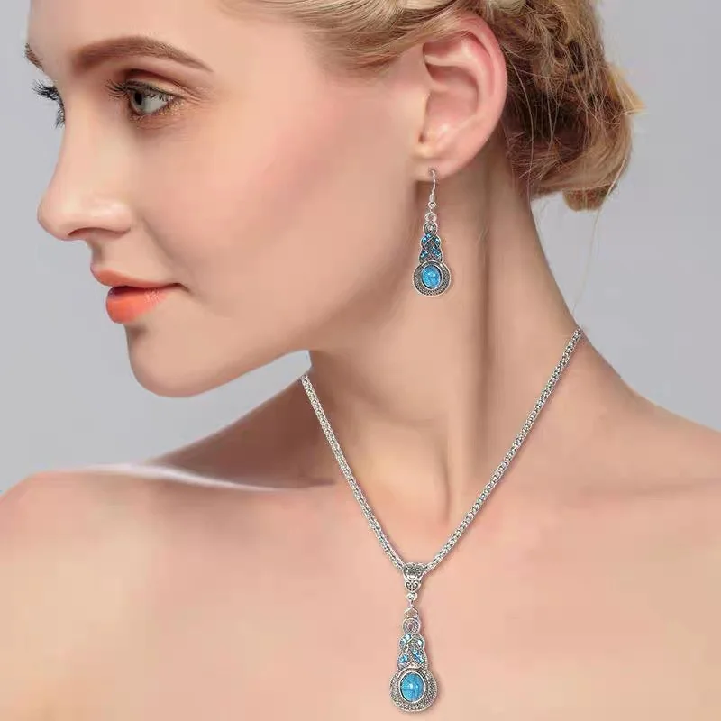 3 Pcs Set Turquoise Blue Crystal Earrings And Necklace Combo for Women National Style Beach Vacation Jewelry Accessory
3 Pcs Set Turquoise Blue Crystal Earrings And Necklace Combo for Women National Style Beach Vacation Jewelry Accessory