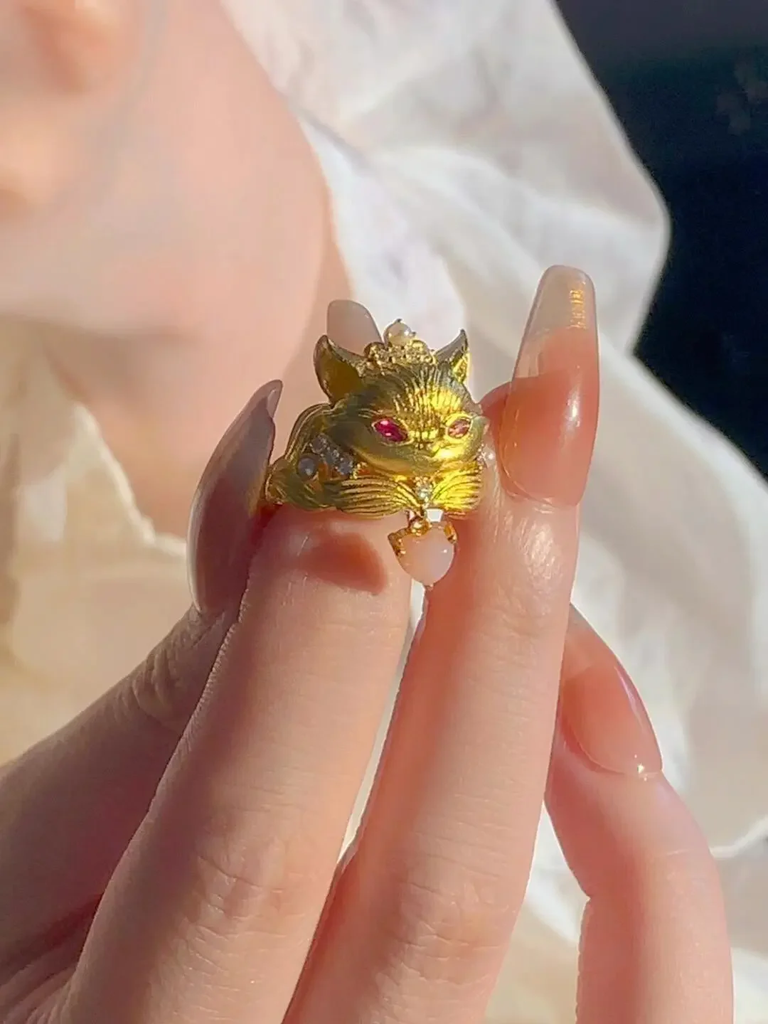 French Gorgeous Luxury Style Gold Color Pink Zircon Fox Ring Women's High End Fashionable Banquet Jewelry Ring Accessories Gift
French Gorgeous Luxury Style Gold Color Pink Zircon Fox Ring Women's High End Fashionable Banquet Jewelry Ring Accessories Gift