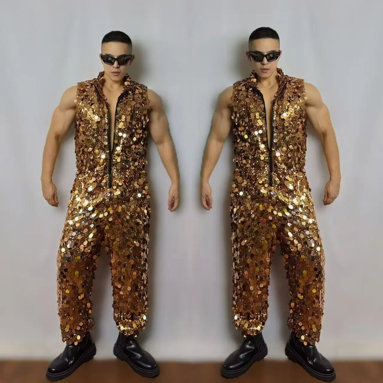 Glitter Gold Sequins Sleeveless Jumpsuit Male Jazz Hip Hop Dance Team Performance Costume Nightclub Festival Party Stage Wear
Glitter Gold Sequins Sleeveless Jumpsuit Male Jazz Hip Hop Dance Team Performance Costume Nightclub Festival Party Stage Wear