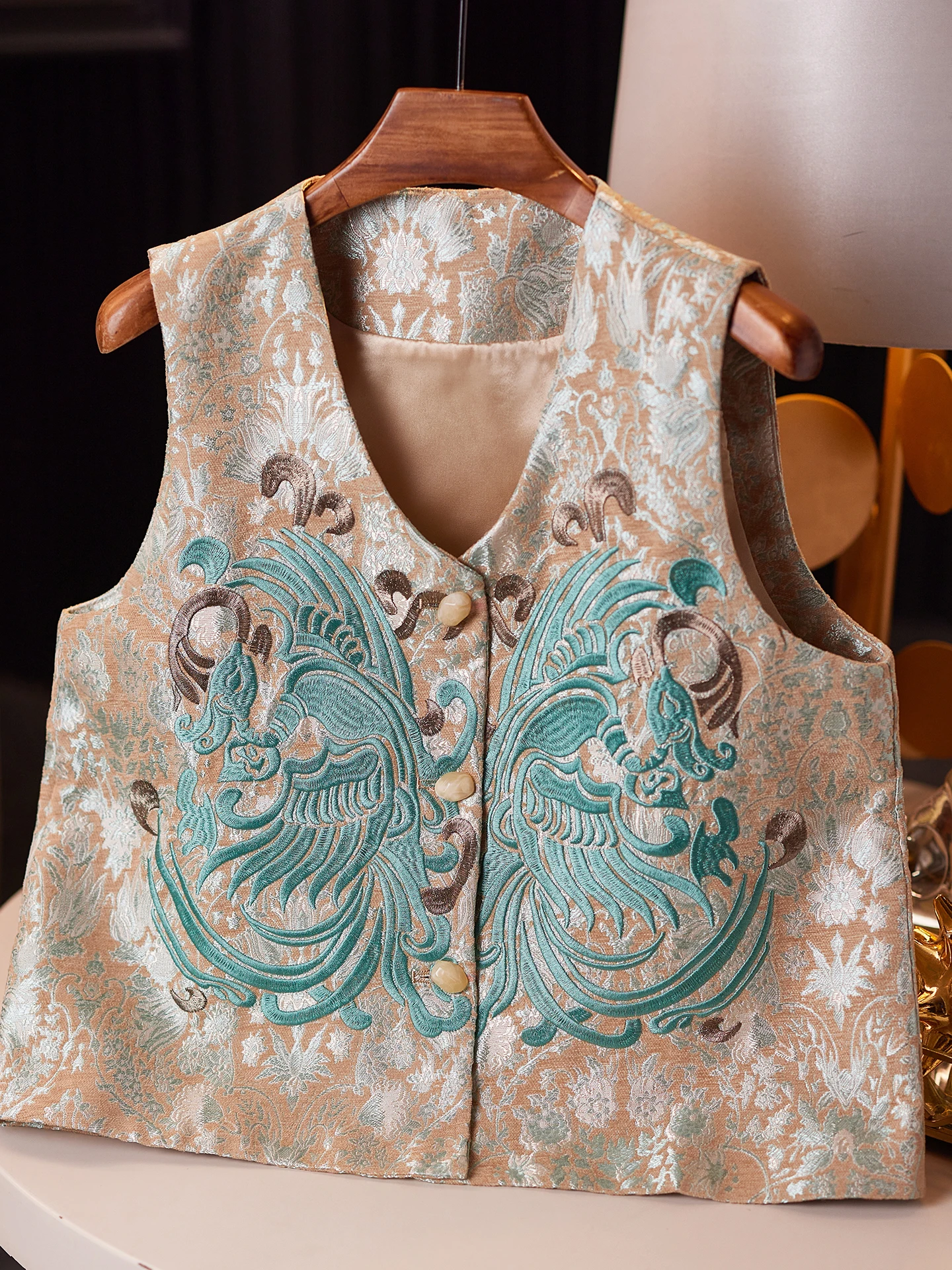 Странный круглый женский жилет Ne Svel, новинка 2025, дизайн с китайской цветочной вышивкой, универсальный многослойный элитный жилет
Странный круглый женский жилет Ne Svel, новинка 2025, дизайн с китайской цветочной вышивкой, универсальный многослойный элитный жилет