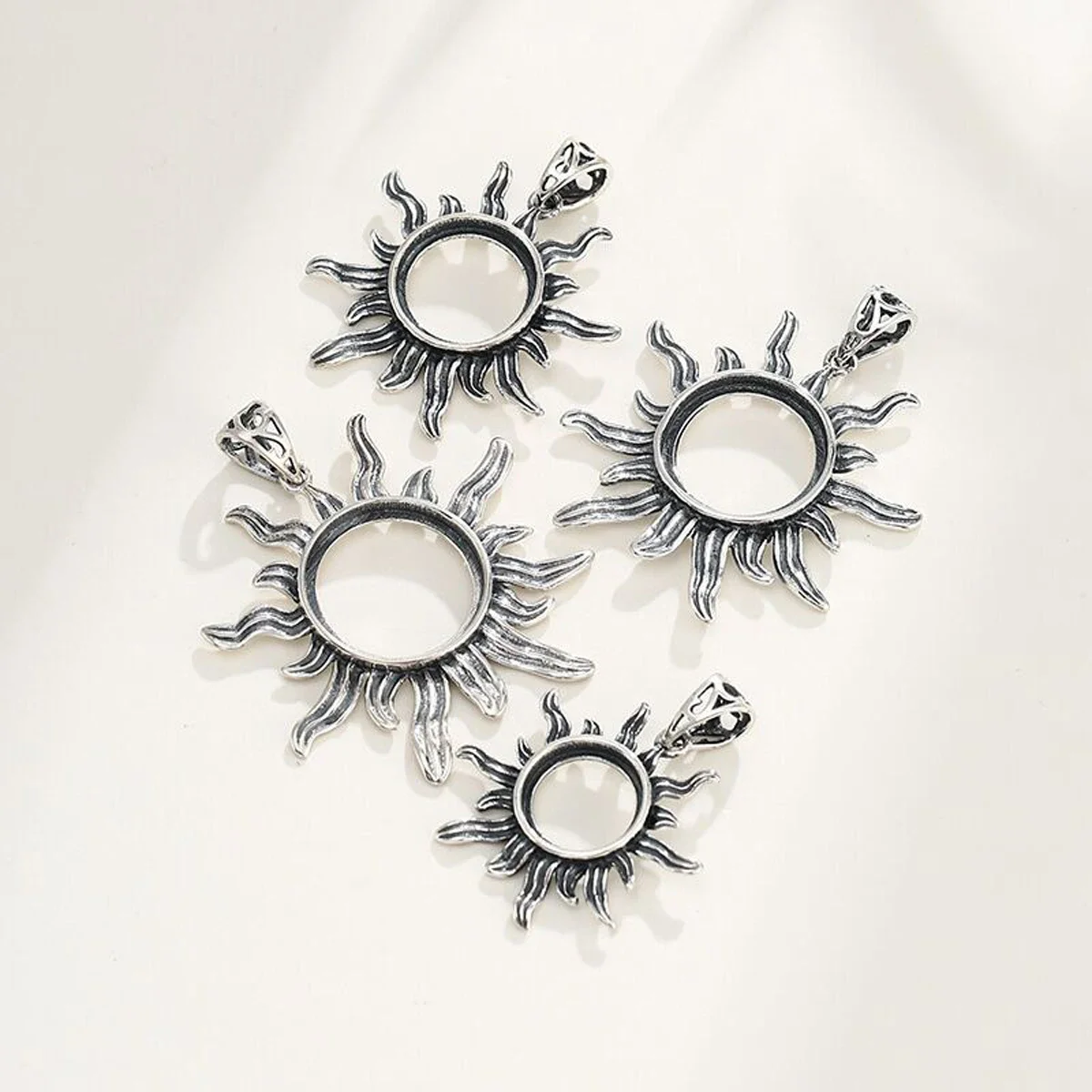925 Sterling Silver Sun Pendant Tray Base for 8-15mm Round Cabochon DIY Necklace Charms Jewelry Making Supplies
925 Sterling Silver Sun Pendant Tray Base for 8-15mm Round Cabochon DIY Necklace Charms Jewelry Making Supplies