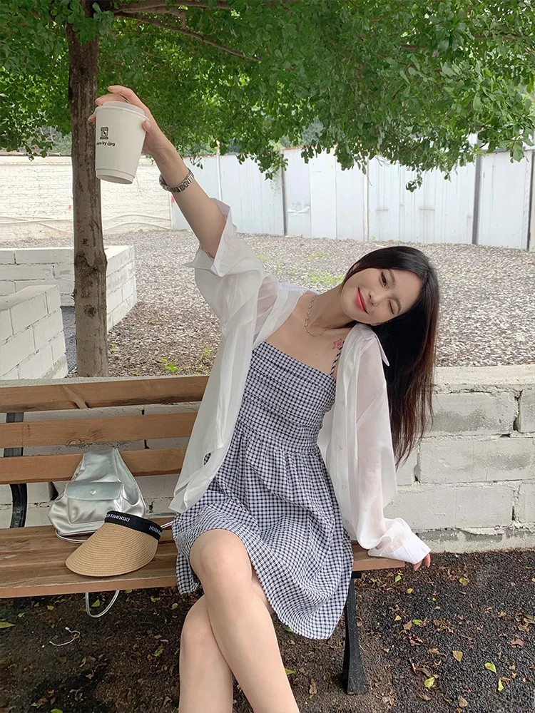 Комплект из двух предметов: рубашка с длинным рукавом и защитой от солнца, приталенный крой, в клетку, с ремешками, модная женская одежда, лето 2023
Комплект из двух предметов: рубашка с длинным рукавом и защитой от солнца, приталенный крой, в клетку, с ремешками, модная женская одежда, лето 2023