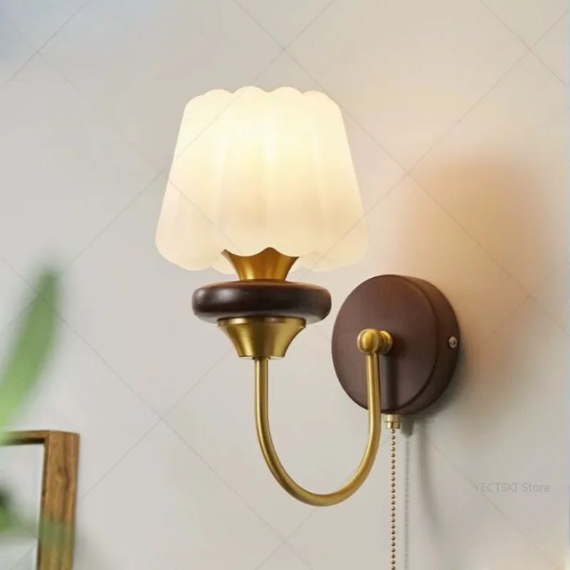 North American walnut antique bedside wall lamp French light luxury high-end feeling bedroom living room background wall
North American walnut antique bedside wall lamp French light luxury high-end feeling bedroom living room background wall