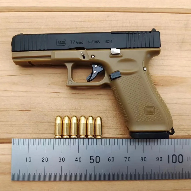1PCS Big Metal Desert Eagle Glock G17 Keychain Free Assembly Anti-stress Fidget Toys Costume Props
1PCS Big Metal Desert Eagle Glock G17 Keychain Free Assembly Anti-stress Fidget Toys Costume Props