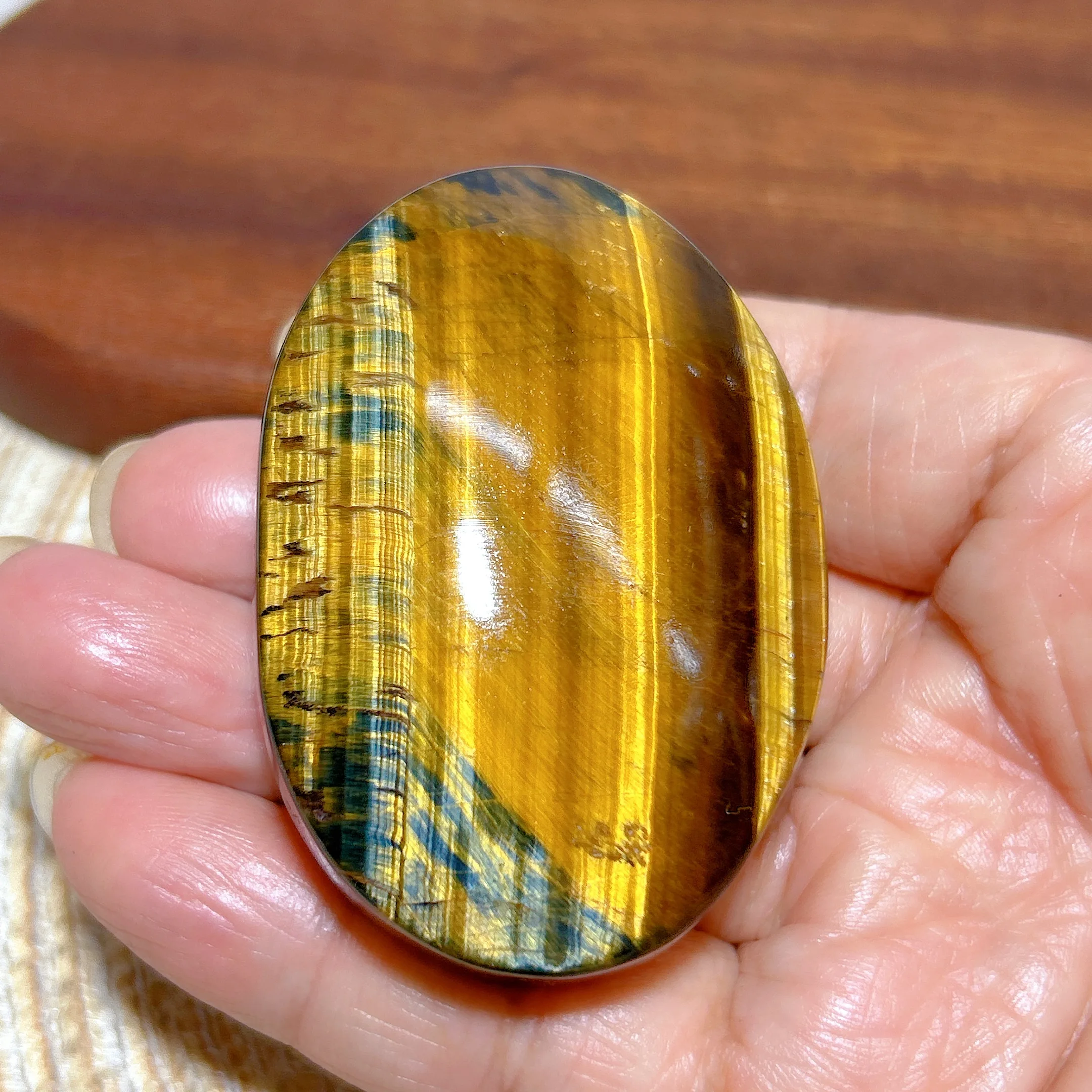 High Quality Natural Crystal Blue Golden Flashy Tiger Eye Palm Polished Healing Reiki Mineral Energy Home Decorations Gift
High Quality Natural Crystal Blue Golden Flashy Tiger Eye Palm Polished Healing Reiki Mineral Energy Home Decorations Gift