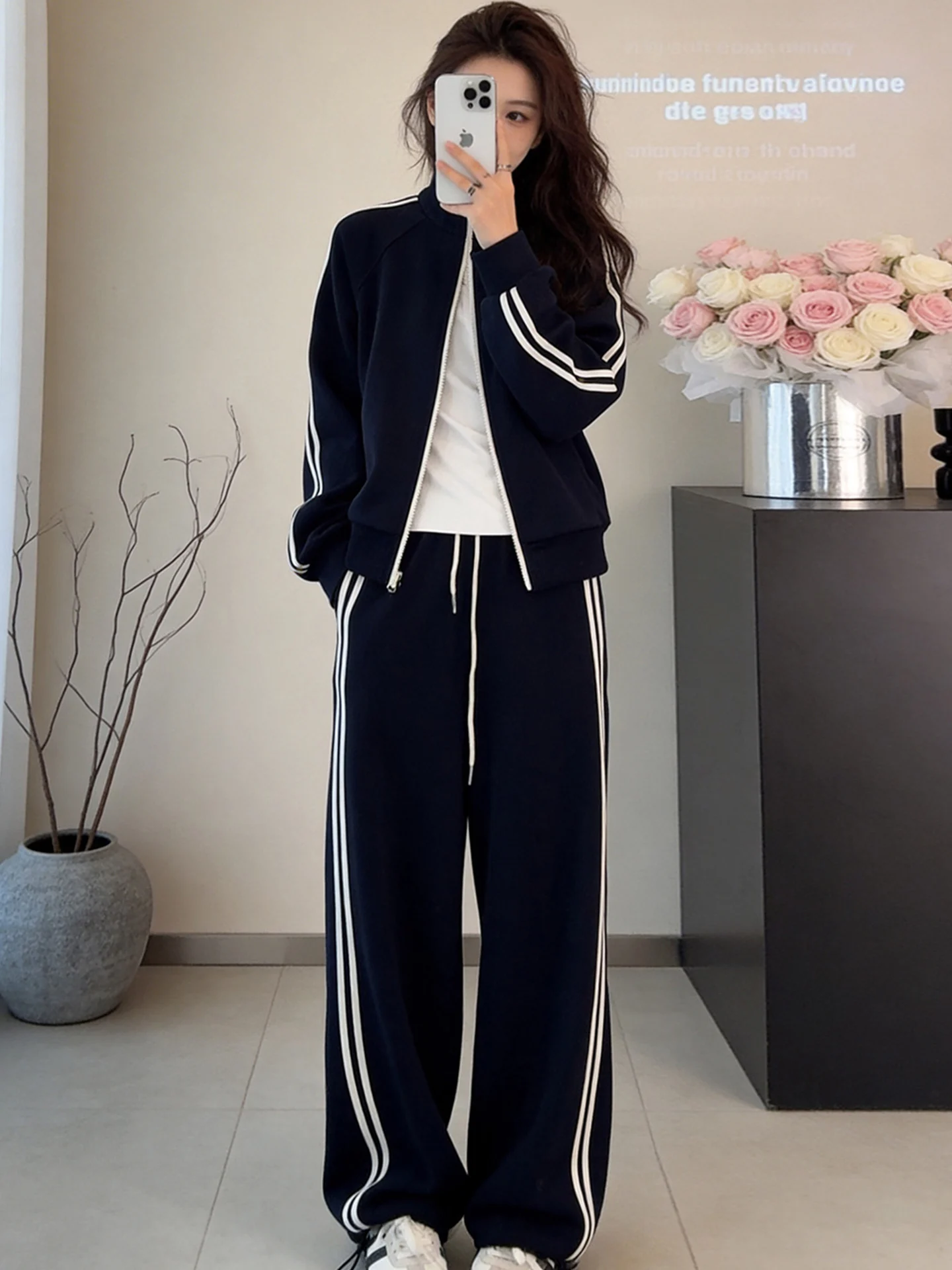 American Style Stand Collar Sweatshirt Sports Set Women Spring Autumn Loose Slimming Fashionable Casual Two Piece Set
American Style Stand Collar Sweatshirt Sports Set Women Spring Autumn Loose Slimming Fashionable Casual Two Piece Set