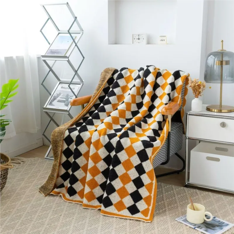 Diamond Grid Coral Velvet Blanket Ultra Soft Thickened Winter Bedspread Cozy Skin-Friendly Nap Throw for Sofa & Bedroom Decor
Diamond Grid Coral Velvet Blanket Ultra Soft Thickened Winter Bedspread Cozy Skin-Friendly Nap Throw for Sofa & Bedroom Decor
