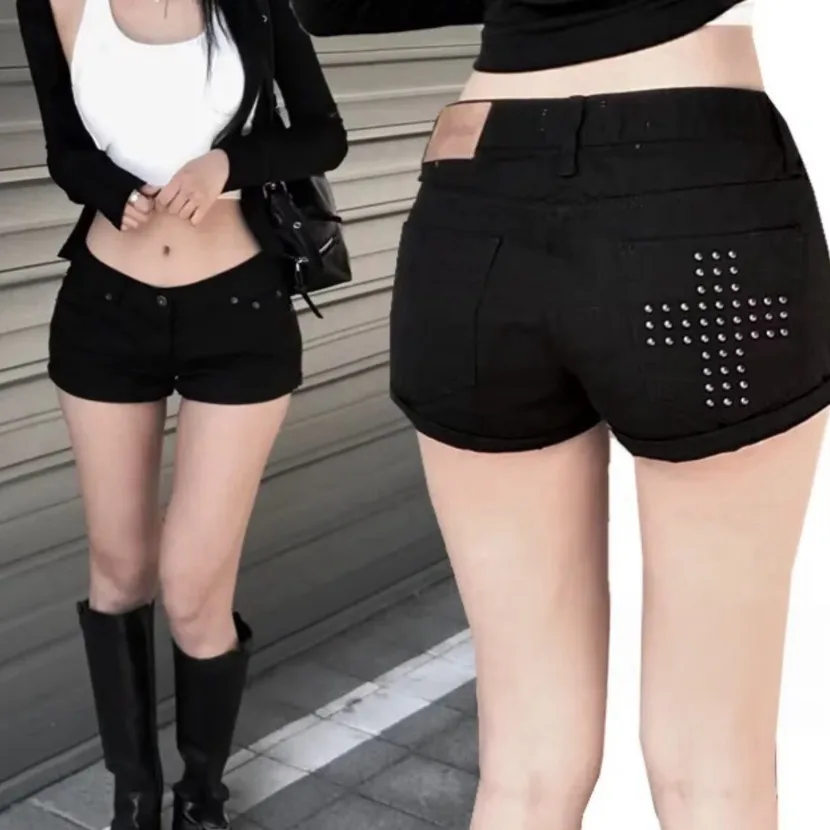 Pure Color High Waist Cuffed Shorts Small Rivets Slim Fit Denim Shorts Casual Straight Leg Jeans for Women Summer Season
Pure Color High Waist Cuffed Shorts Small Rivets Slim Fit Denim Shorts Casual Straight Leg Jeans for Women Summer Season