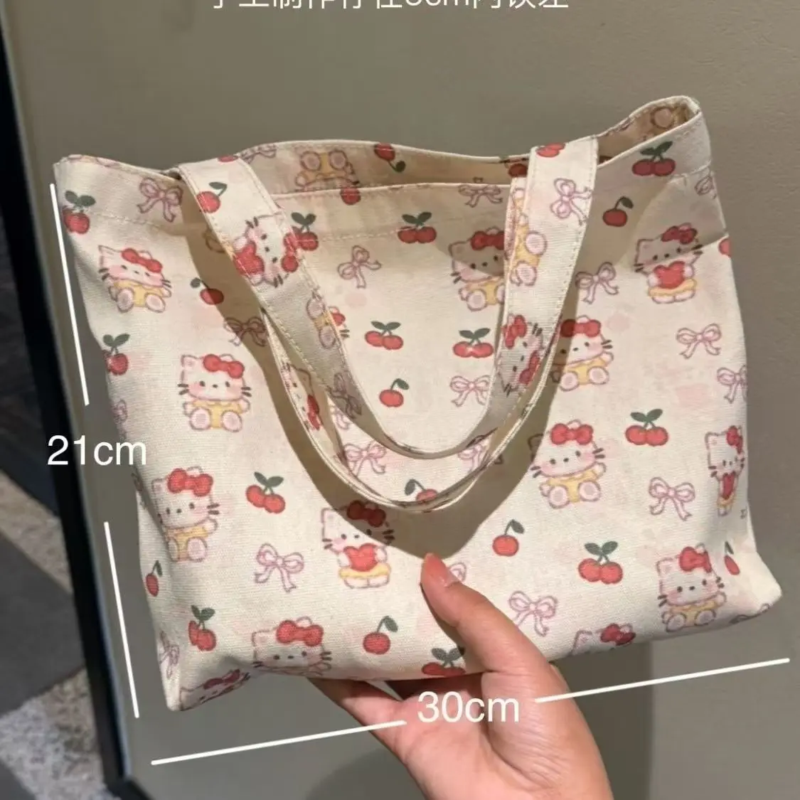 2025 Spring and Autumn New Versatile Cute Commuter Shoulder Bag, Niche Handbag, Kitty Printed Canvas
2025 Spring and Autumn New Versatile Cute Commuter Shoulder Bag, Niche Handbag, Kitty Printed Canvas