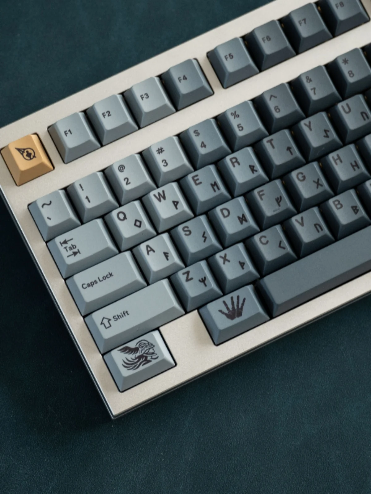 Mifuny Elden Fading Keycaps Custom Retro Anime Keycap Full Set PBT Dye Subbed Cherry Profile Keycap for Mechanical Keyboard Gift
Mifuny Elden Fading Keycaps Custom Retro Anime Keycap Full Set PBT Dye Subbed Cherry Profile Keycap for Mechanical Keyboard Gift