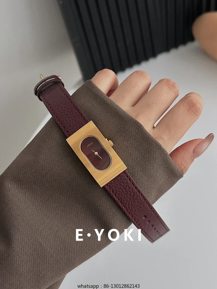 025 New Ankara Red Retro Ladies Niche Light Luxury Leather Quartz Women's Watch
025 New Ankara Red Retro Ladies Niche Light Luxury Leather Quartz Women's Watch