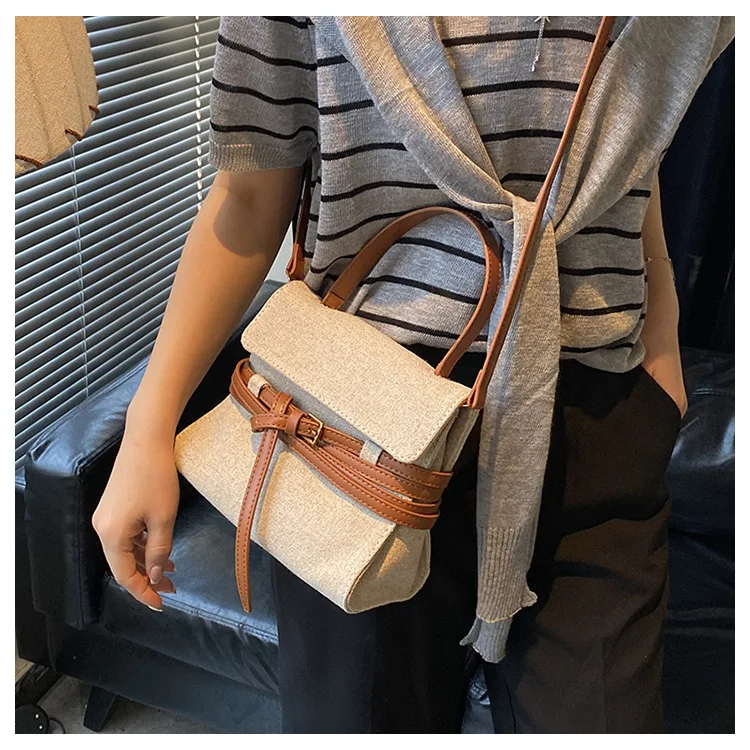 New 2025 Designer Messenger Bag - Niche Contrast Stitching Tote (Luxury Portable Crossbody Bag for Women's Work & Travel)
New 2025 Designer Messenger Bag - Niche Contrast Stitching Tote (Luxury Portable Crossbody Bag for Women's Work & Travel)