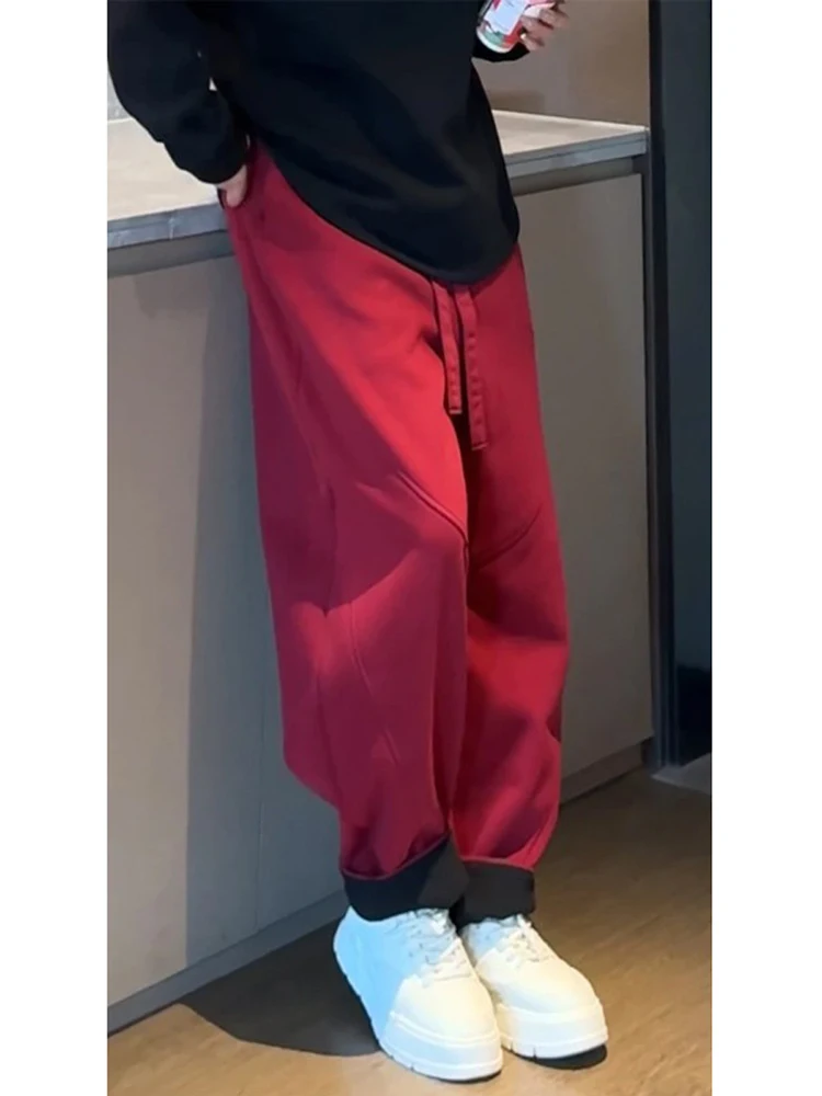 High-End Spliced Red Wide Leg Straight Casual Sports Pants Men Loose Long Sweatpants Autumn Winter Casual Straight Tube Pants
High-End Spliced Red Wide Leg Straight Casual Sports Pants Men Loose Long Sweatpants Autumn Winter Casual Straight Tube Pants