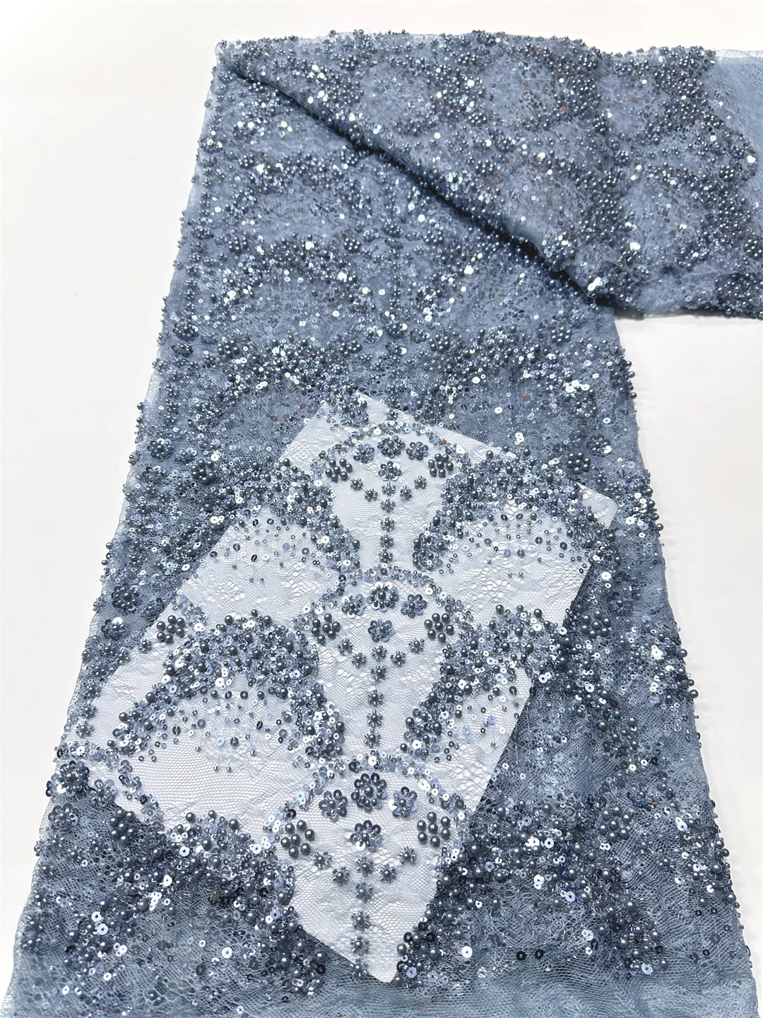 Африканская сетчатая кружевная ткань, нигерийская кружевная ткань с бусинами, 2026, высокое качество, французские нигерийские кружевные платья для женщин, вечерние, свадебные, шитье
Африканская сетчатая кружевная ткань, нигерийская кружевная ткань с бусинами, 2026, высокое качество, французские нигерийские кружевные платья для женщин, вечерние, свадебные, шитье