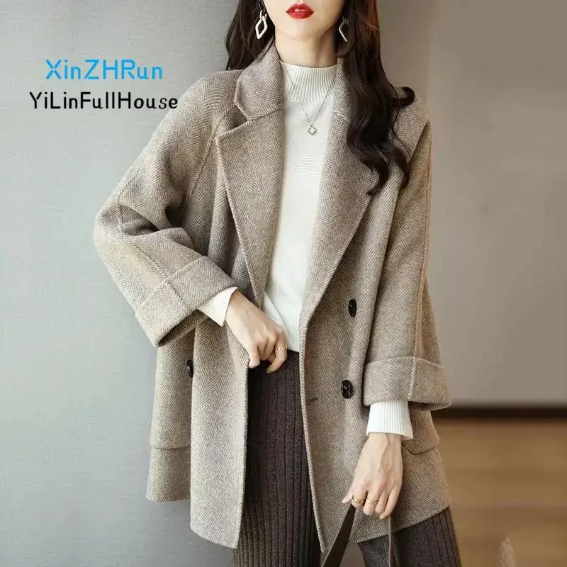 Autumn Women's New Fashionable Herringbone Pattern Flip Collar Double Row Buckle Loose Versatile Woolen Medium To Long Coat 2024
Autumn Women's New Fashionable Herringbone Pattern Flip Collar Double Row Buckle Loose Versatile Woolen Medium To Long Coat 2024