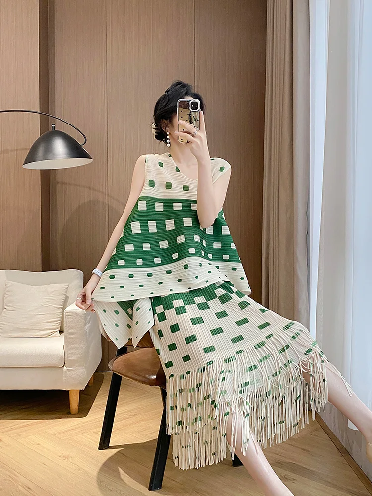 Three-Needle Art Creation Sleeveless Vest Top Half-Skirt Women's Fashion Set Summer 2026 Tassel Trim Pleated Two-Piece Set
Three-Needle Art Creation Sleeveless Vest Top Half-Skirt Women's Fashion Set Summer 2026 Tassel Trim Pleated Two-Piece Set