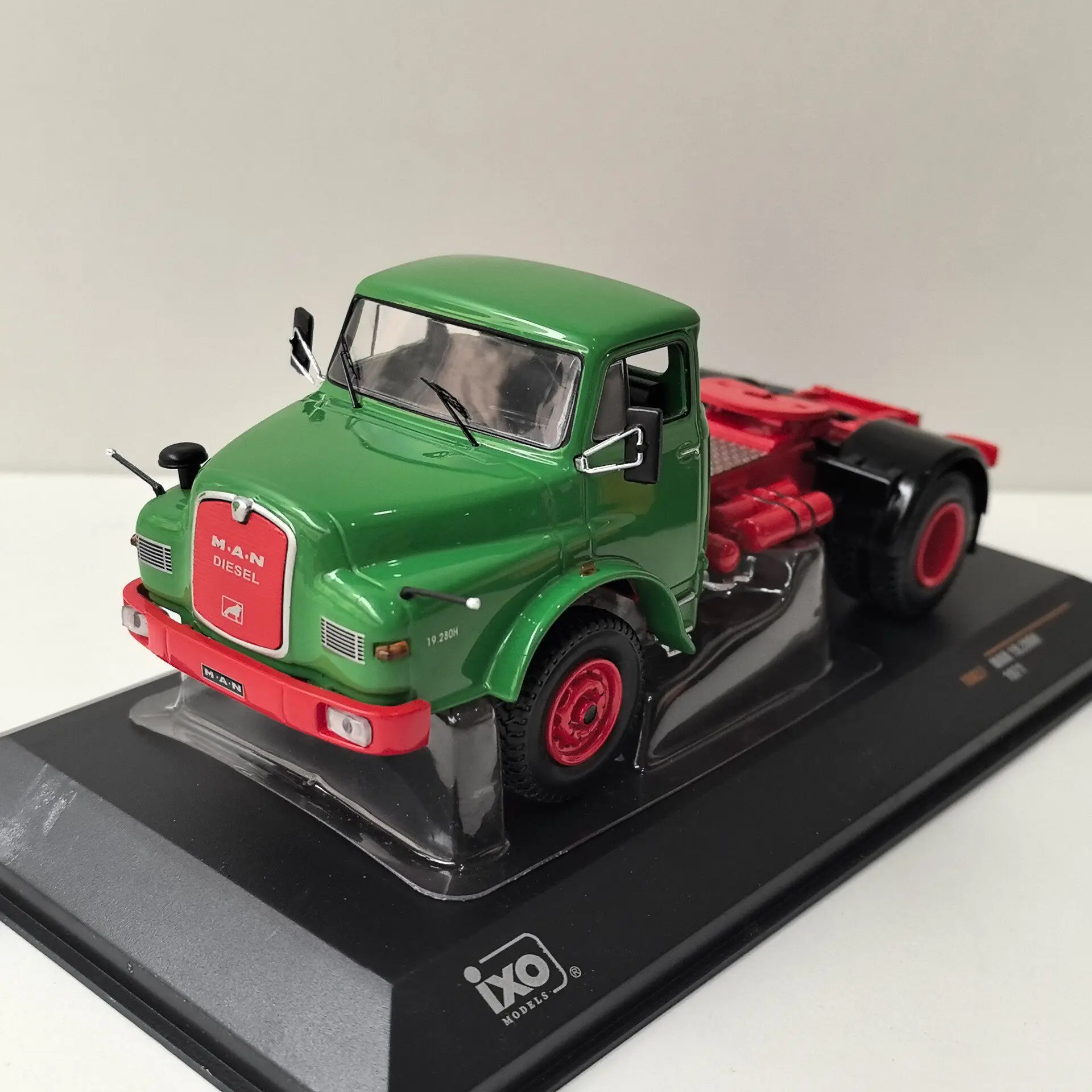 Box Cracking No Color Box Diecast IXO 1:43 Scale MAN 19.280H 1971 German Manca Trailer 42 Alloy Car Model
Box Cracking No Color Box Diecast IXO 1:43 Scale MAN 19.280H 1971 German Manca Trailer 42 Alloy Car Model